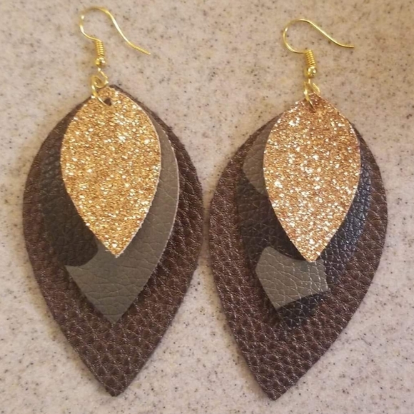 Jewelry - Faux leather earrings in camo/glitter